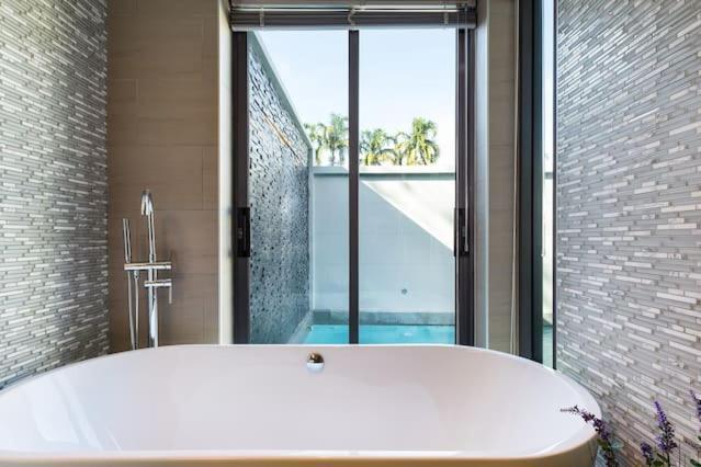 Villa Crystal Two-Bedroom Private Pool Villa Phuket Exteriér fotografie
